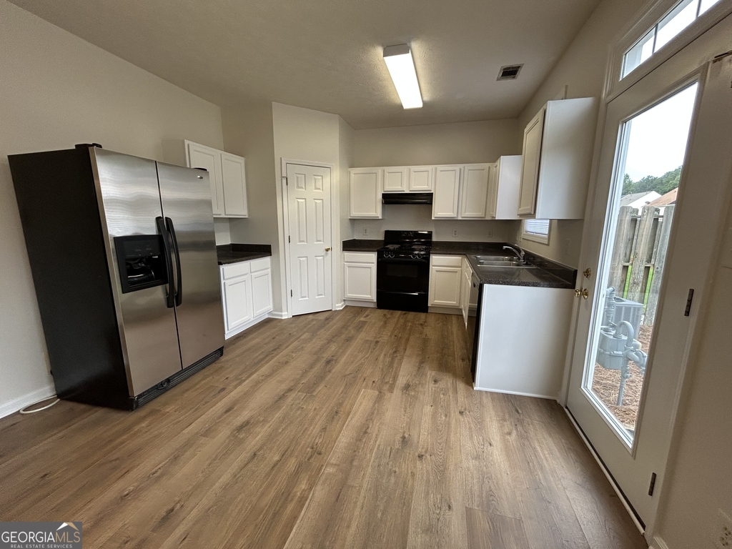3051 Kentmere Drive - Photo 5