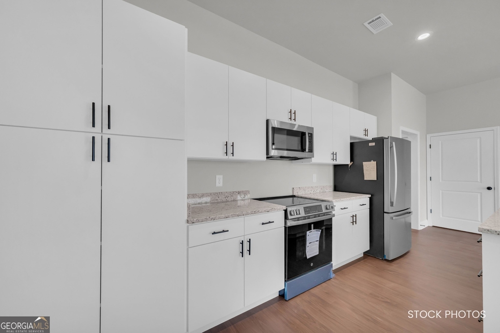 1048 Homestead Way Street - Photo 10