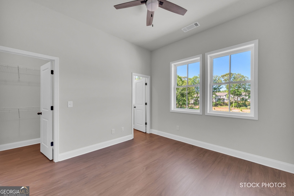 1048 Homestead Way Street - Photo 15