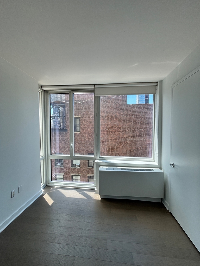 5th Avenue - Photo 4