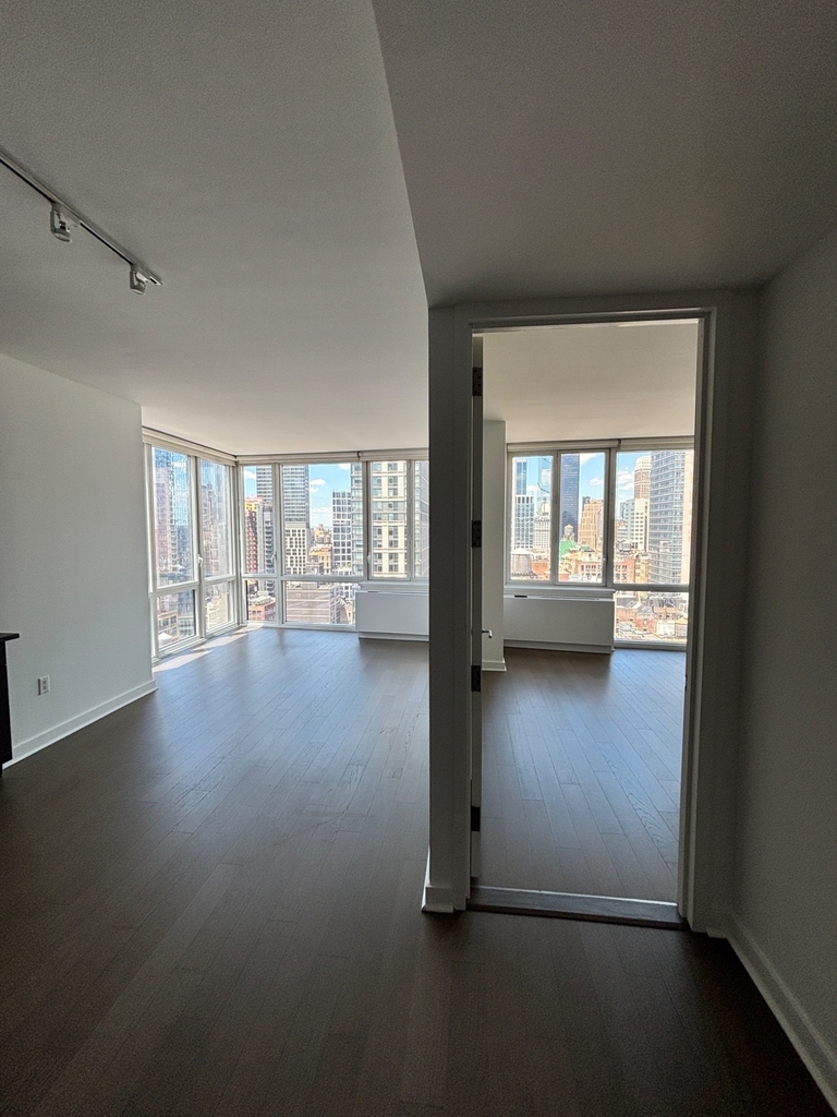 5th Avenue - Photo 4