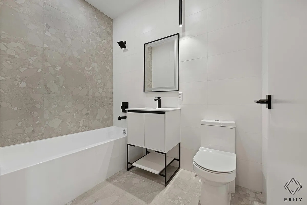 917 Broadway - Photo 3