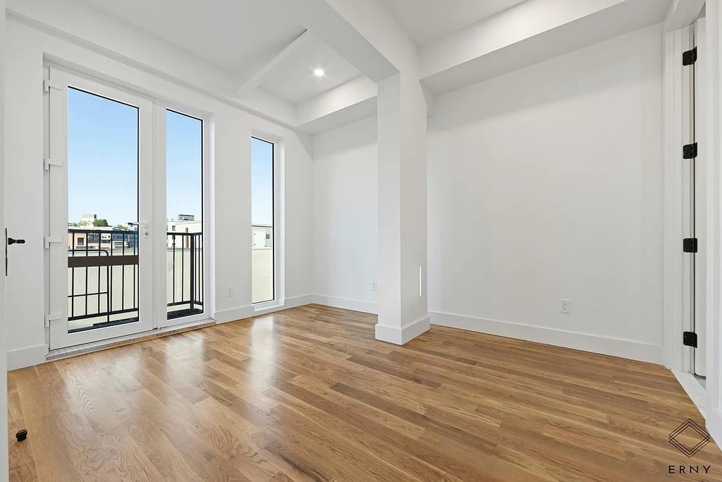 917 Broadway - Photo 5