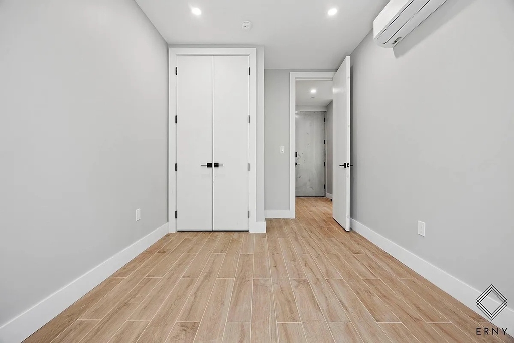 917 Broadway - Photo 7