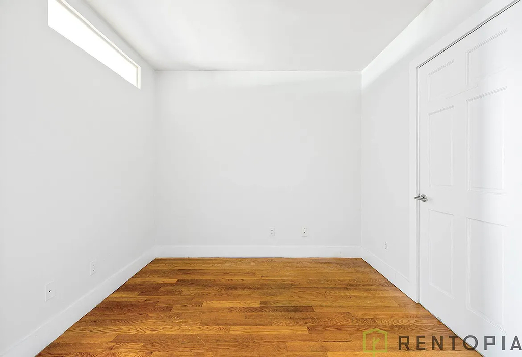 246 Union Avenue - Photo 4