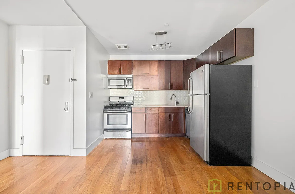 246 Union Avenue - Photo 1