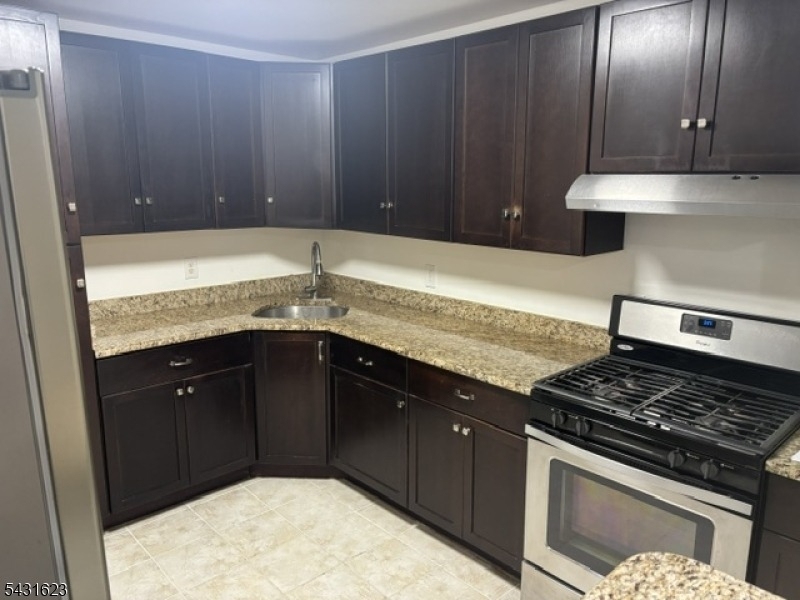 392 College Dr - Photo 4