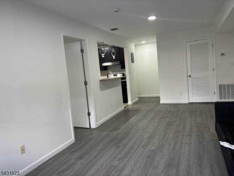 392 College Dr - Photo 2