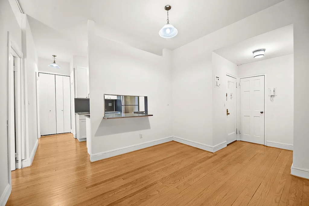 121 Madison Avenue - Photo 0