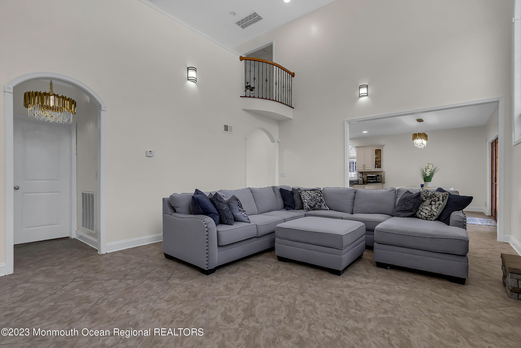 1607 Holbrook Street - Photo 9