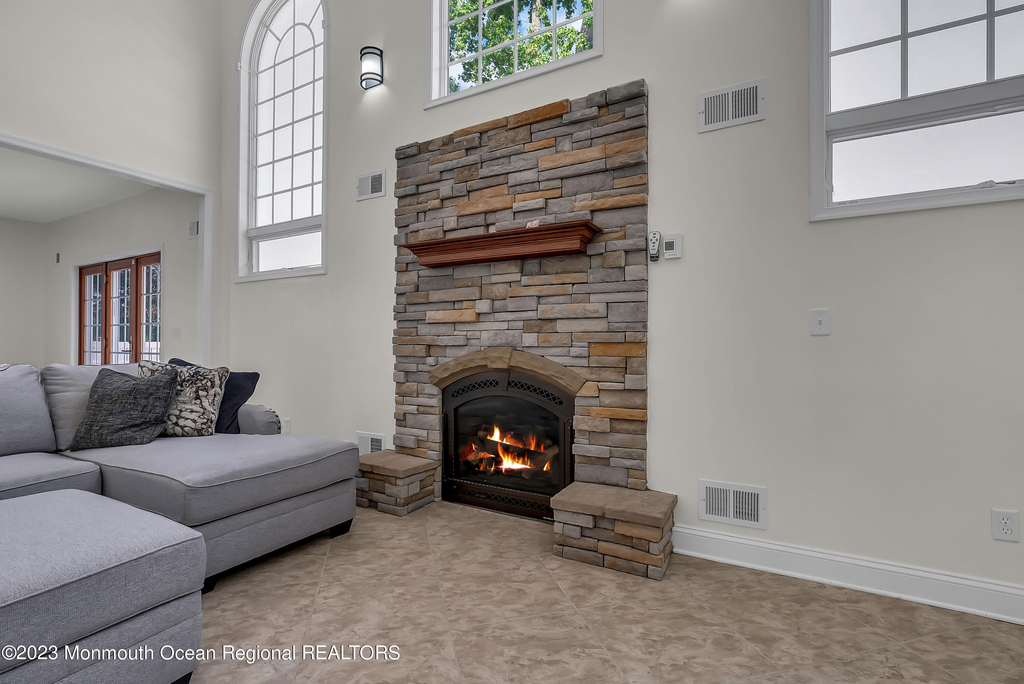 1607 Holbrook Street - Photo 8