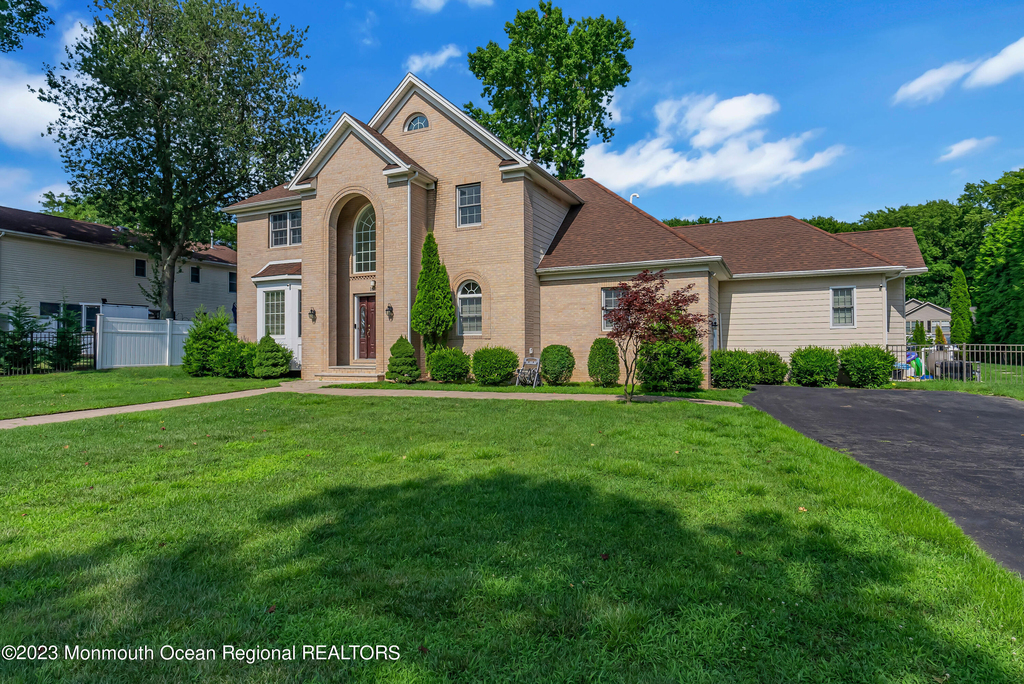 1607 Holbrook Street - Photo 36