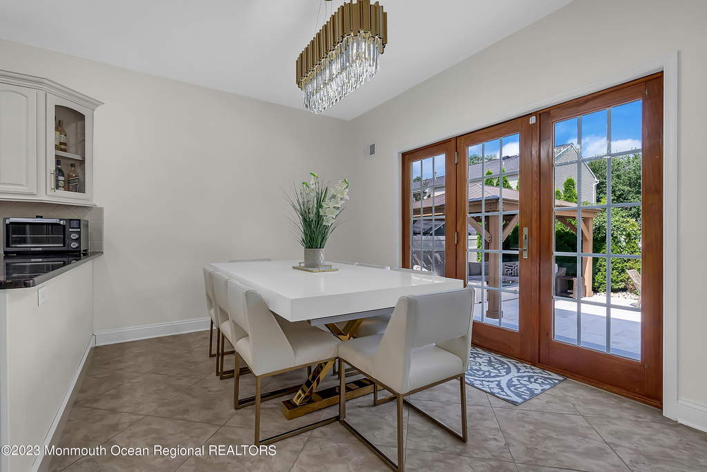 1607 Holbrook Street - Photo 11