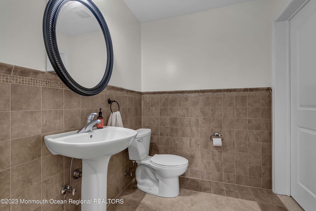 1607 Holbrook Street - Photo 25
