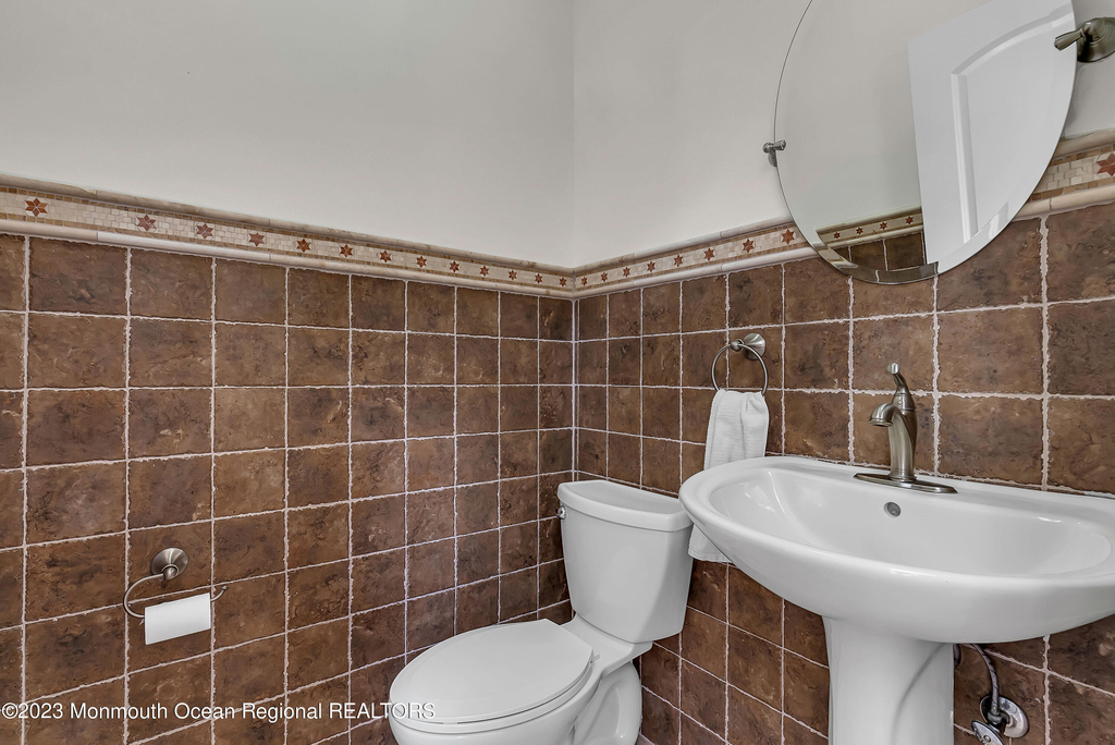 1607 Holbrook Street - Photo 6