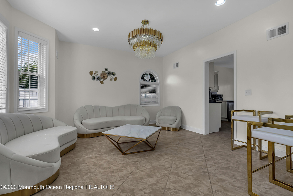 1607 Holbrook Street - Photo 4
