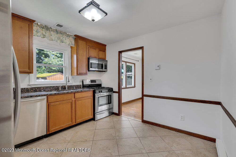 802 Laura Herbert Drive - Photo 9