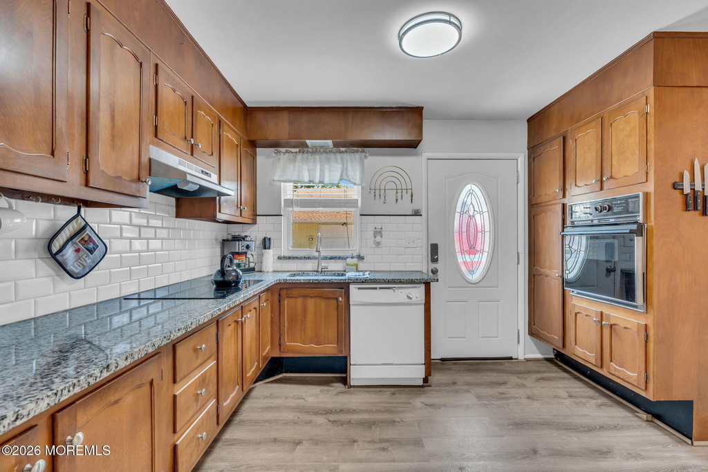 390 Picardy Court - Photo 14