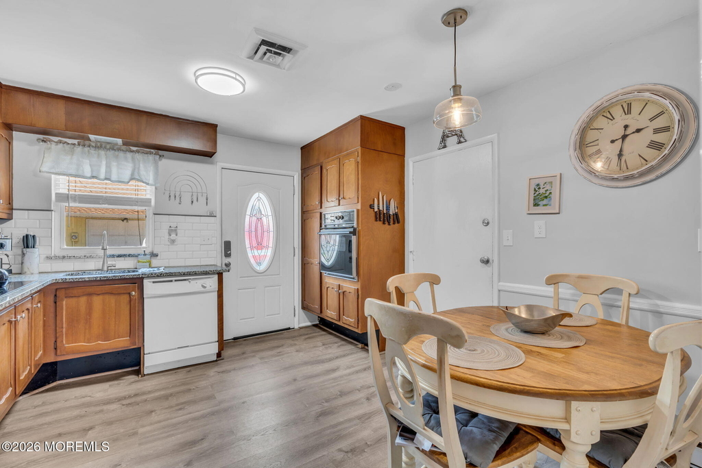 390 Picardy Court - Photo 13