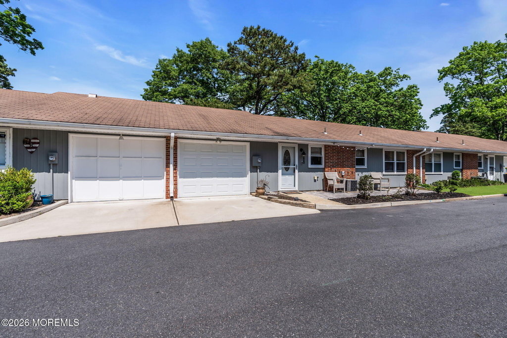 390 Picardy Court - Photo 2