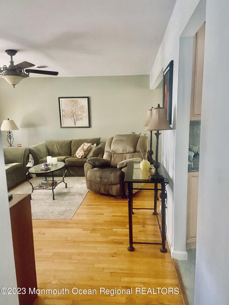 7 Basset Drive - Photo 3