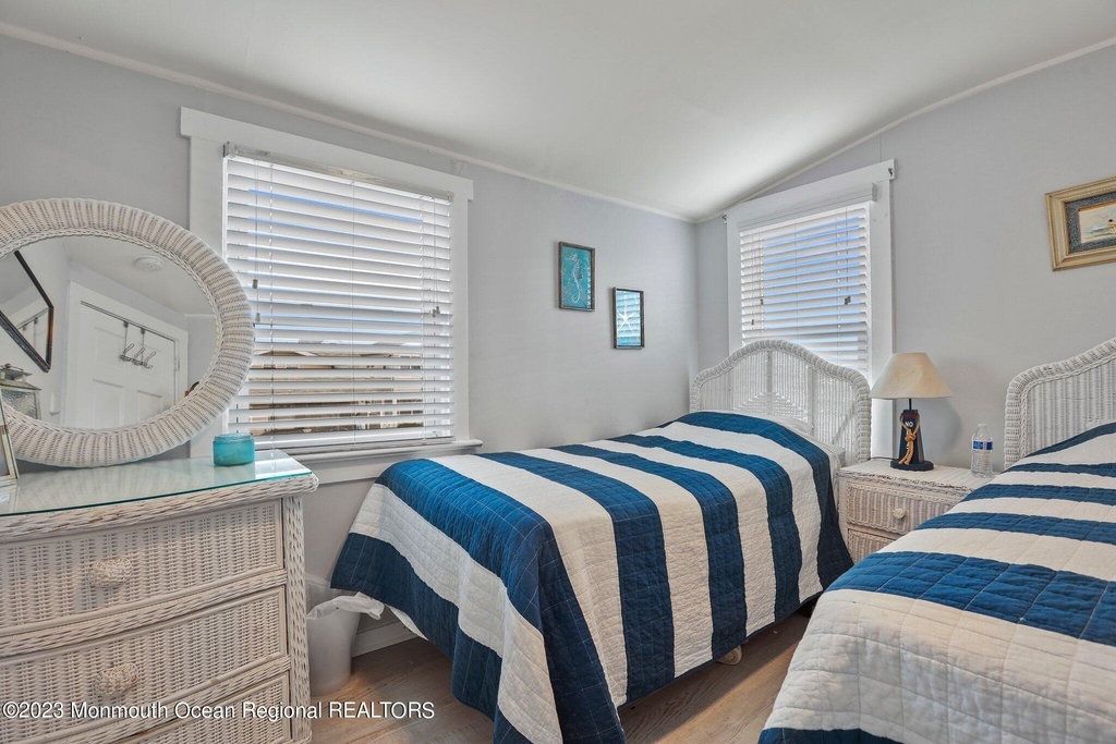 107 17th Avenue - Photo 23