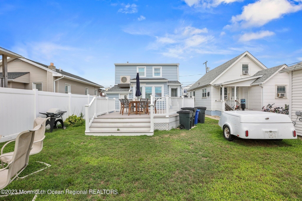 107 17th Avenue - Photo 18