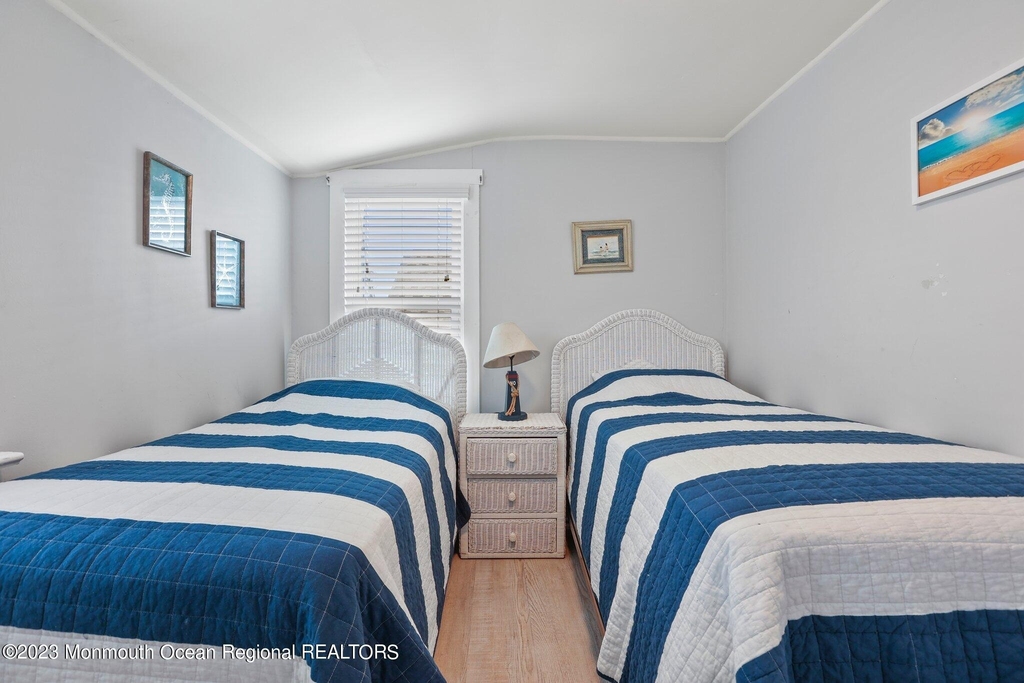 107 17th Avenue - Photo 24