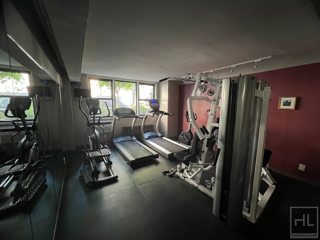 East 36 Street - Photo 3