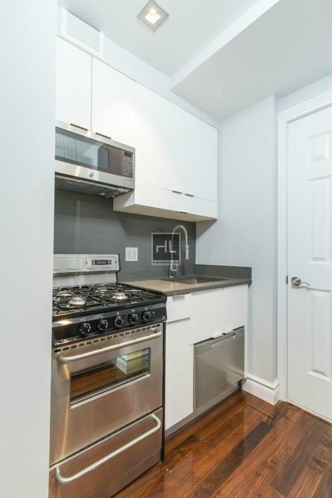 Ridge Street - Photo 2