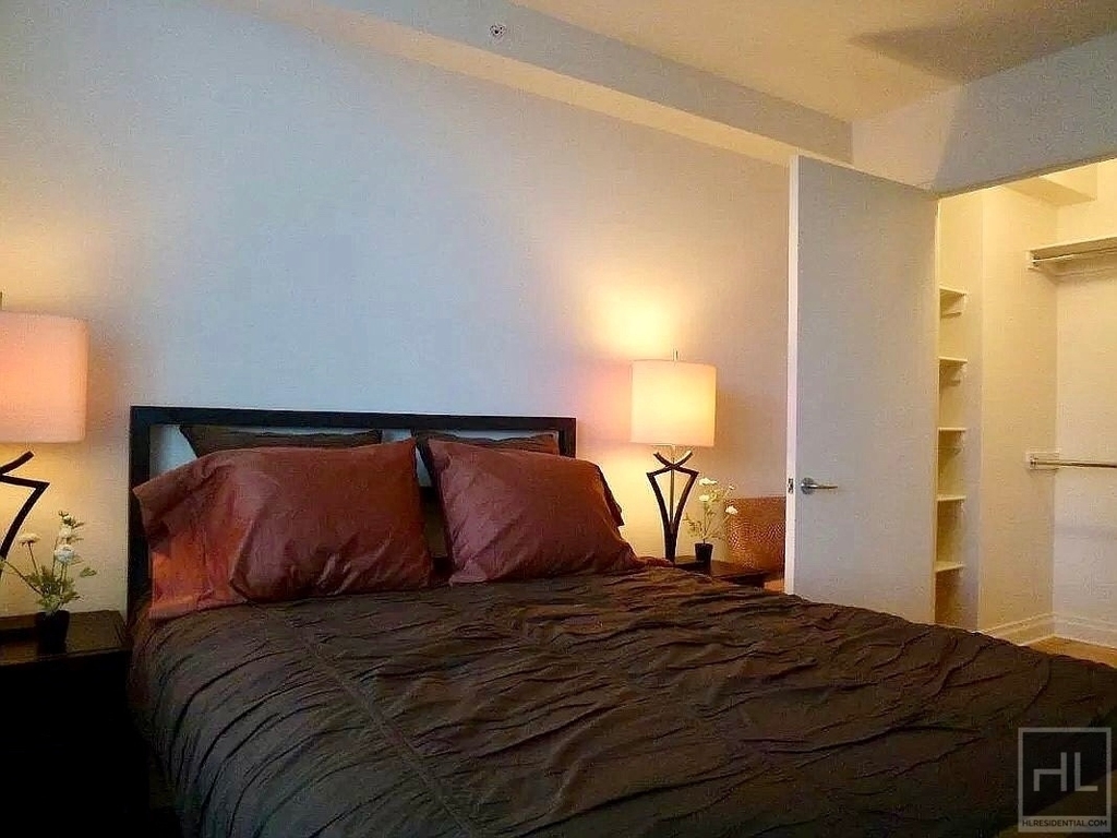 Lexington Avenue - Photo 1