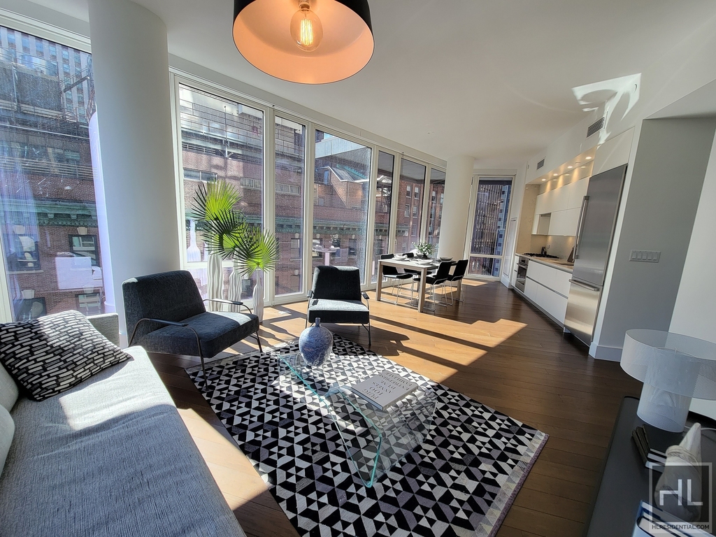 East 44th Street - Photo 3