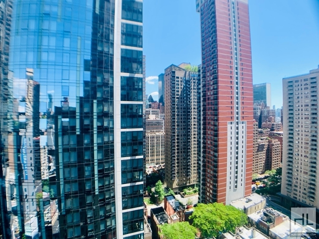 East 39th Street - Photo 15
