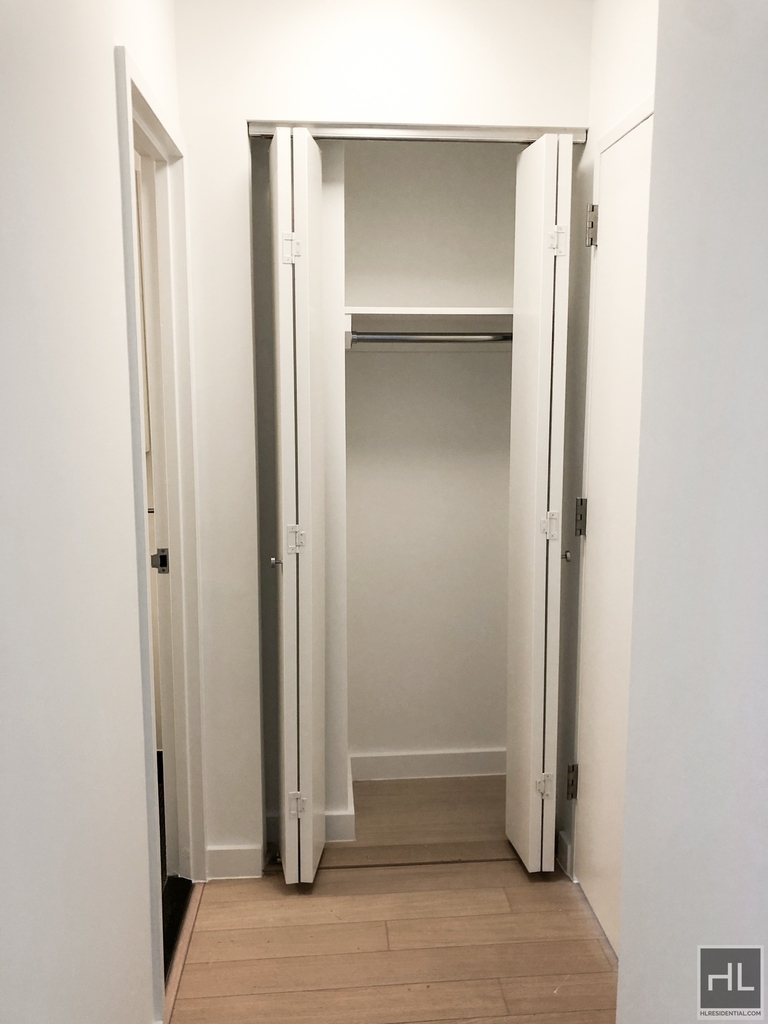 East 39th Street - Photo 4