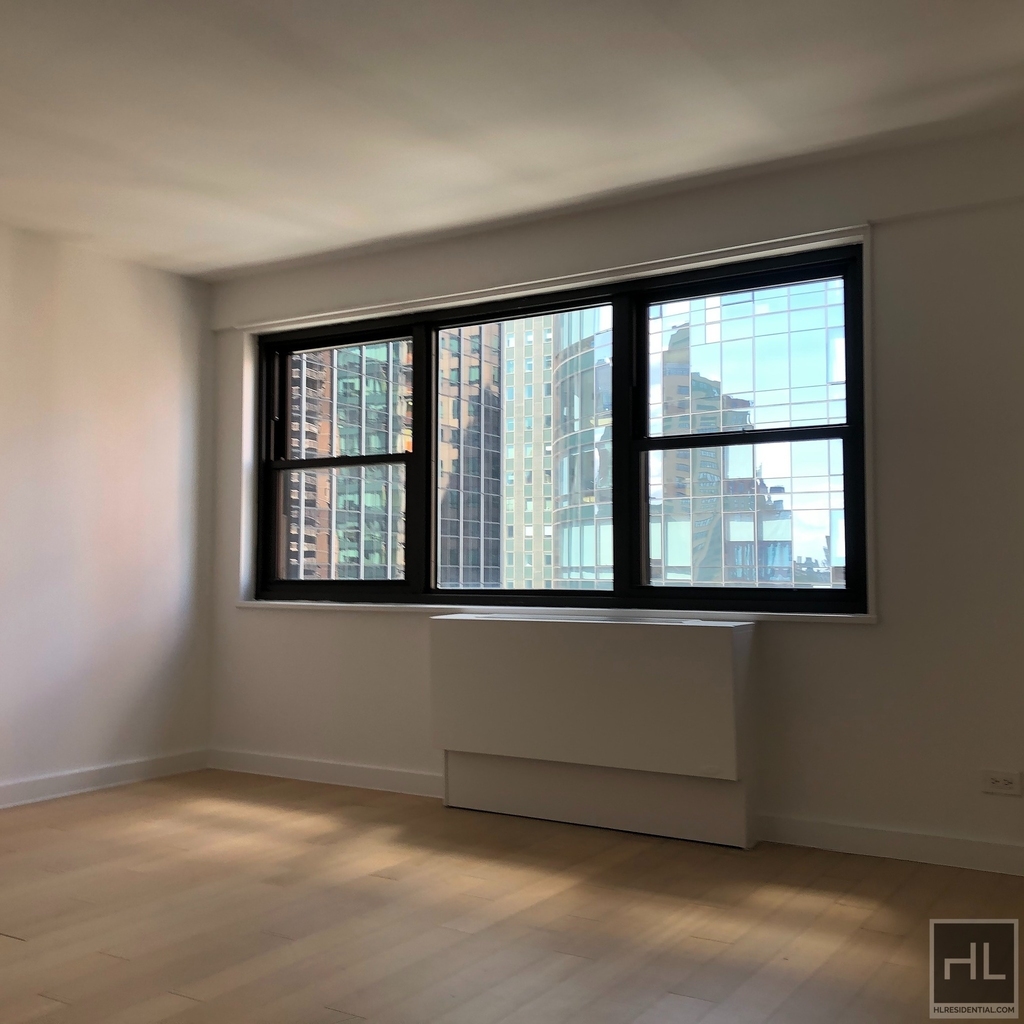 East 39th Street - Photo 2