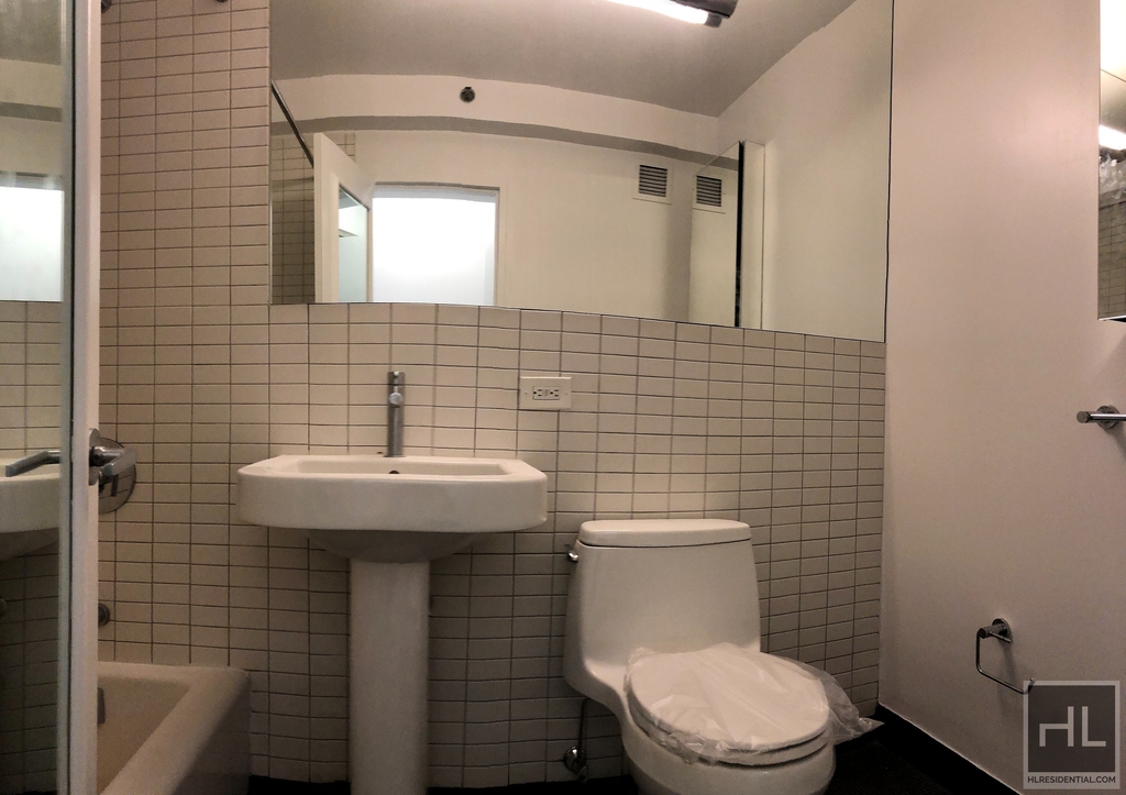 East 39th Street - Photo 1