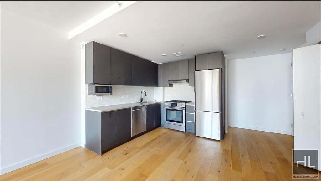 Northern Boulevard - Photo 10