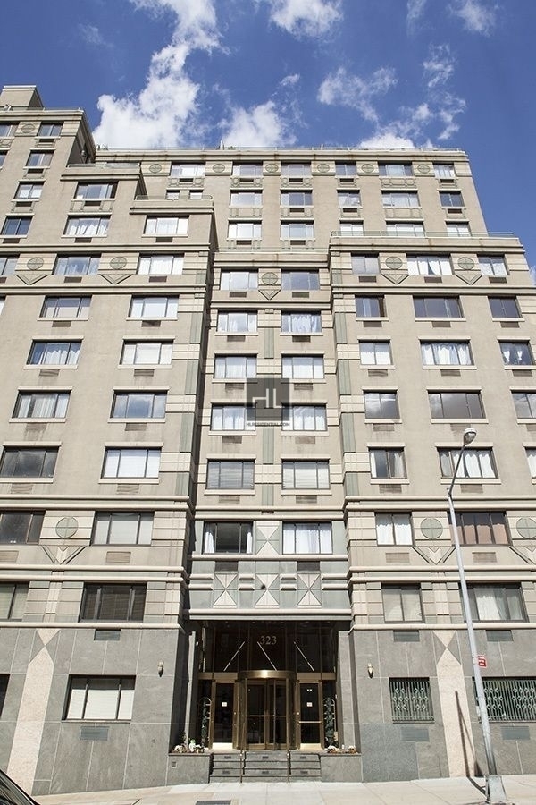 West 96 Street - Photo 4