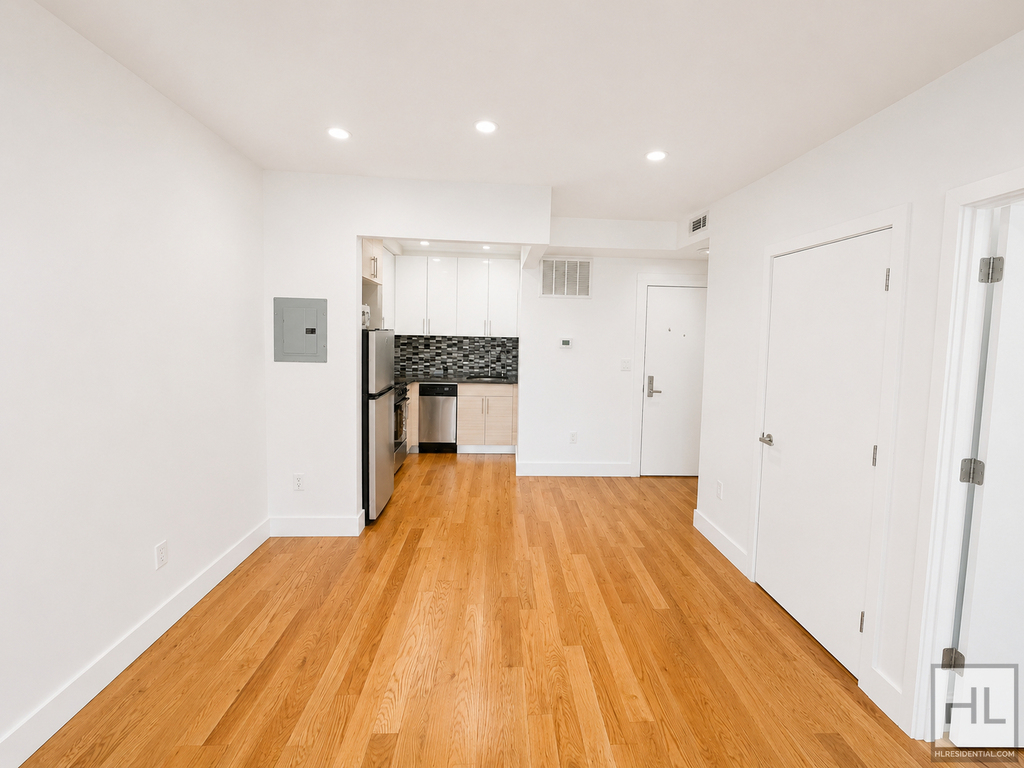 Troutman Street - Photo 3