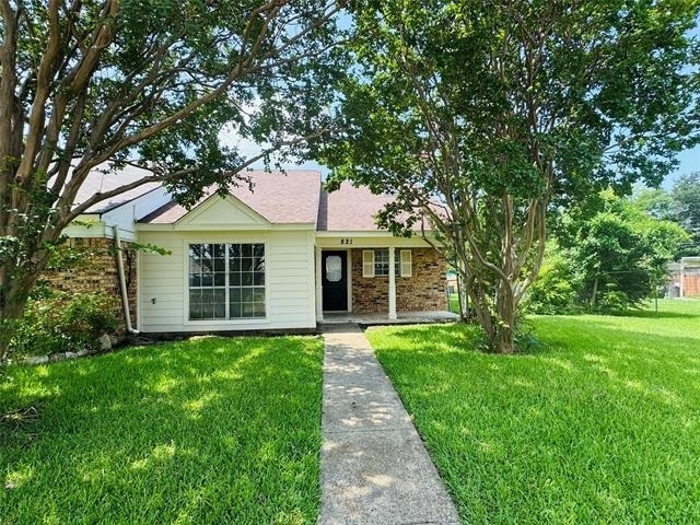 821 Colchester Drive - Photo 1