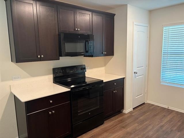 702 Slocum Way - Photo 4
