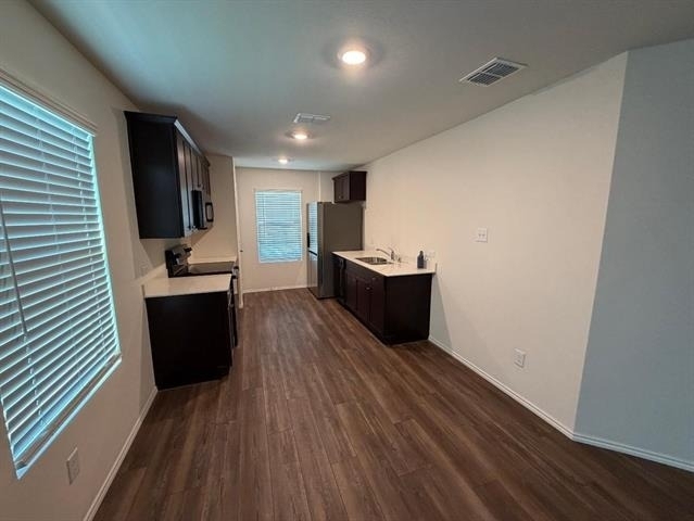 702 Slocum Way - Photo 2