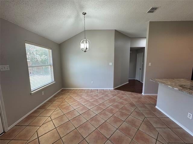 304 E Clover Park Drive - Photo 4