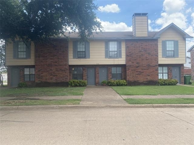 2826 Wimbledon Court - Photo 0