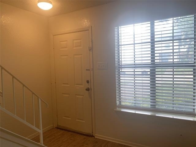 2826 Wimbledon Court - Photo 2