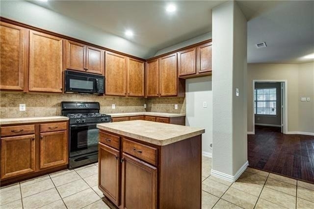 811 Creekside Drive - Photo 8
