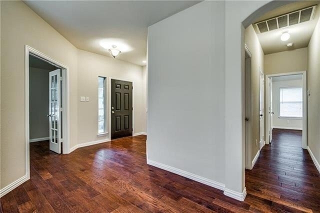 811 Creekside Drive - Photo 1