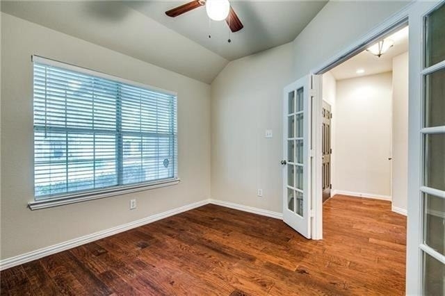 811 Creekside Drive - Photo 10