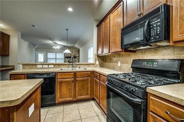 811 Creekside Drive - Photo 6