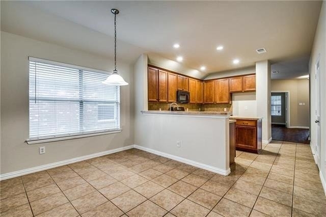 811 Creekside Drive - Photo 4